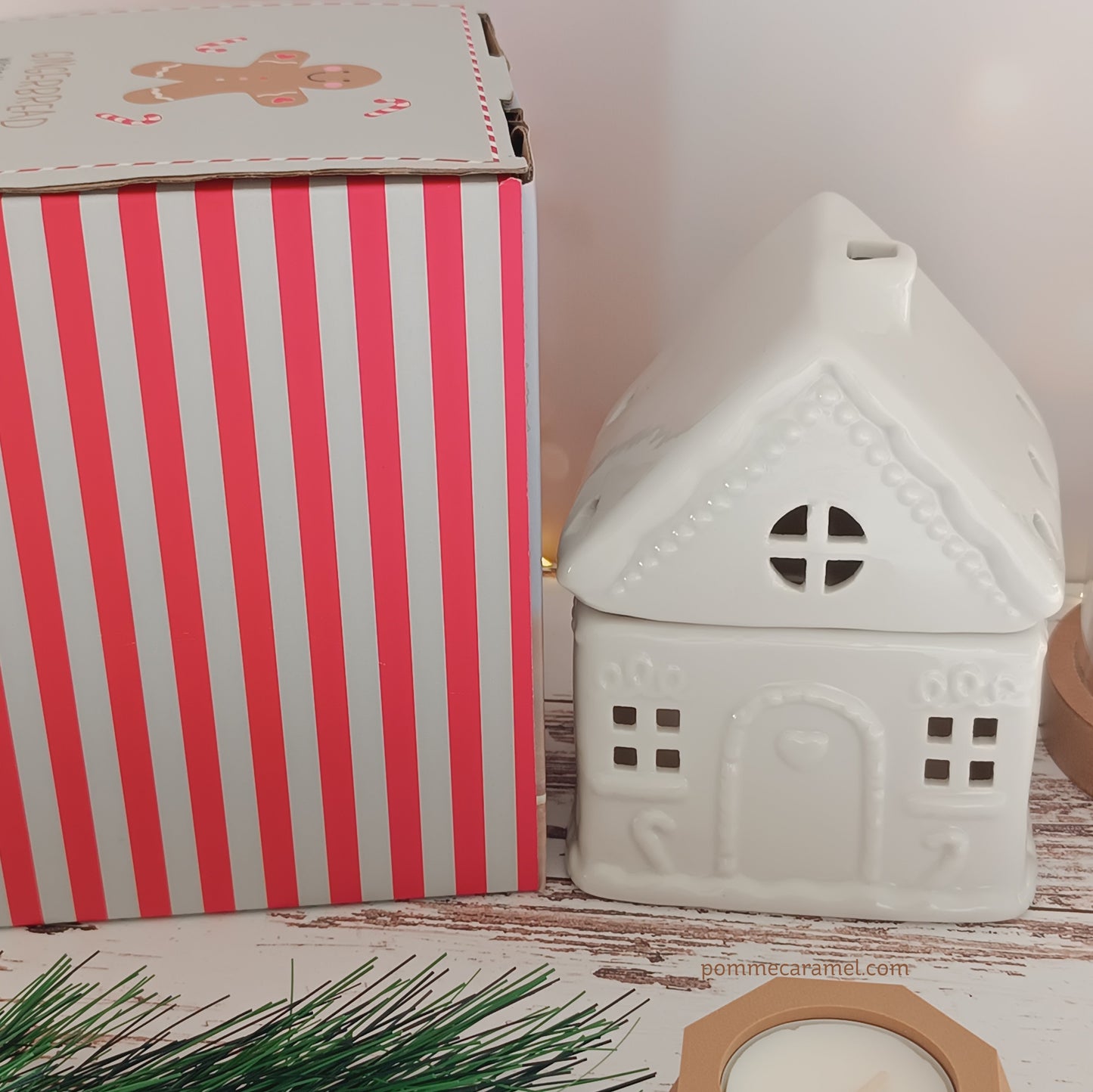 Brûle parfum maison blanche en pain d'épices Something Different Wholesale