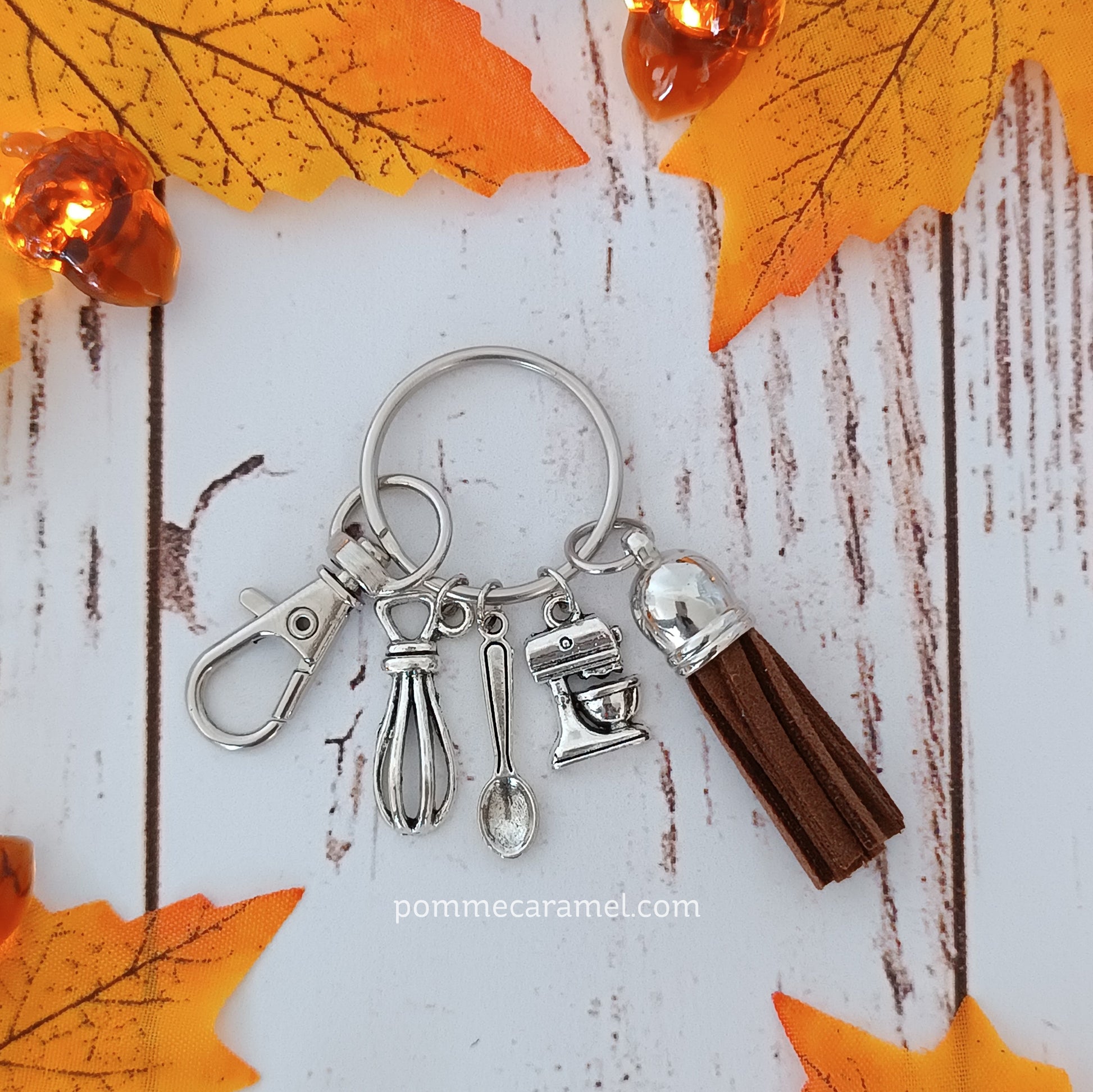 Porte Clés Breloques - Argent Antique - Pâtisserie Couleurs Automne Pomme Caramel