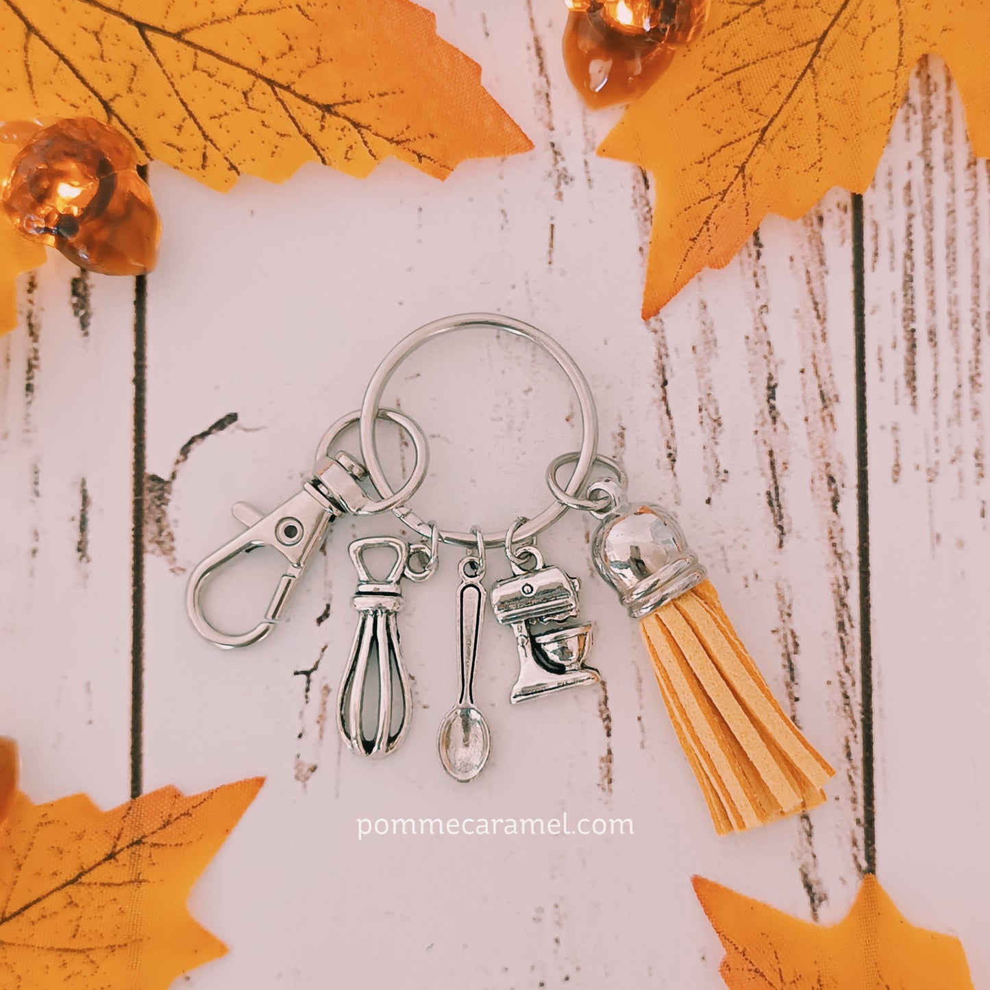 Porte Clés Breloques - Argent Antique - Pâtisserie Couleurs Automne Pomme Caramel