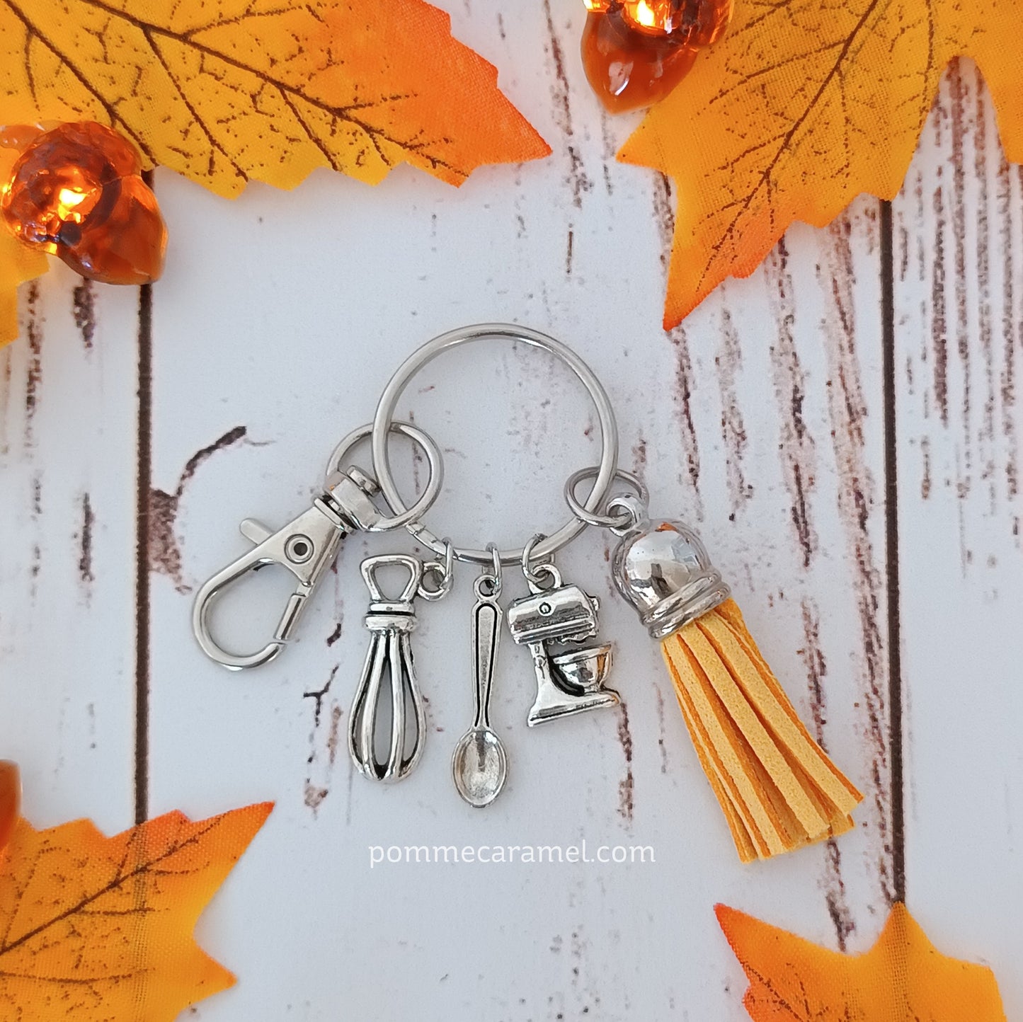 Porte Clés Breloques - Argent Antique - Pâtisserie Couleurs Automne Pomme Caramel