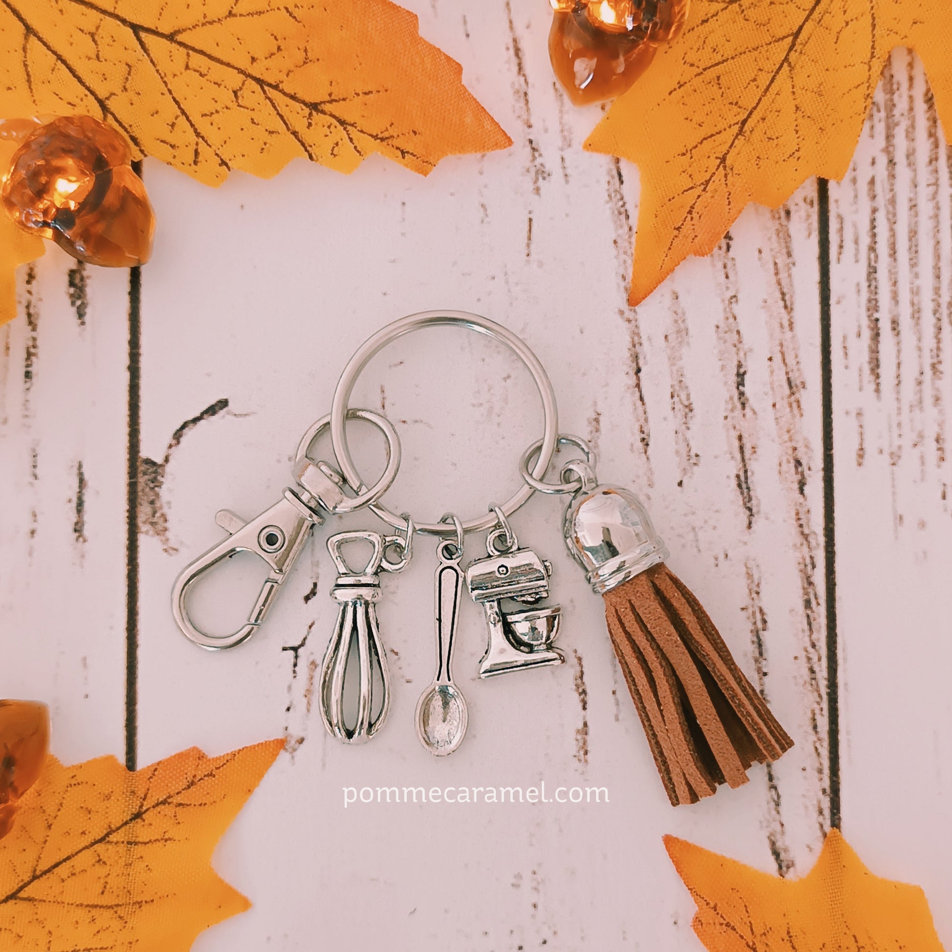 Porte Clés Breloques - Argent Antique - Pâtisserie Couleurs Automne Pomme Caramel