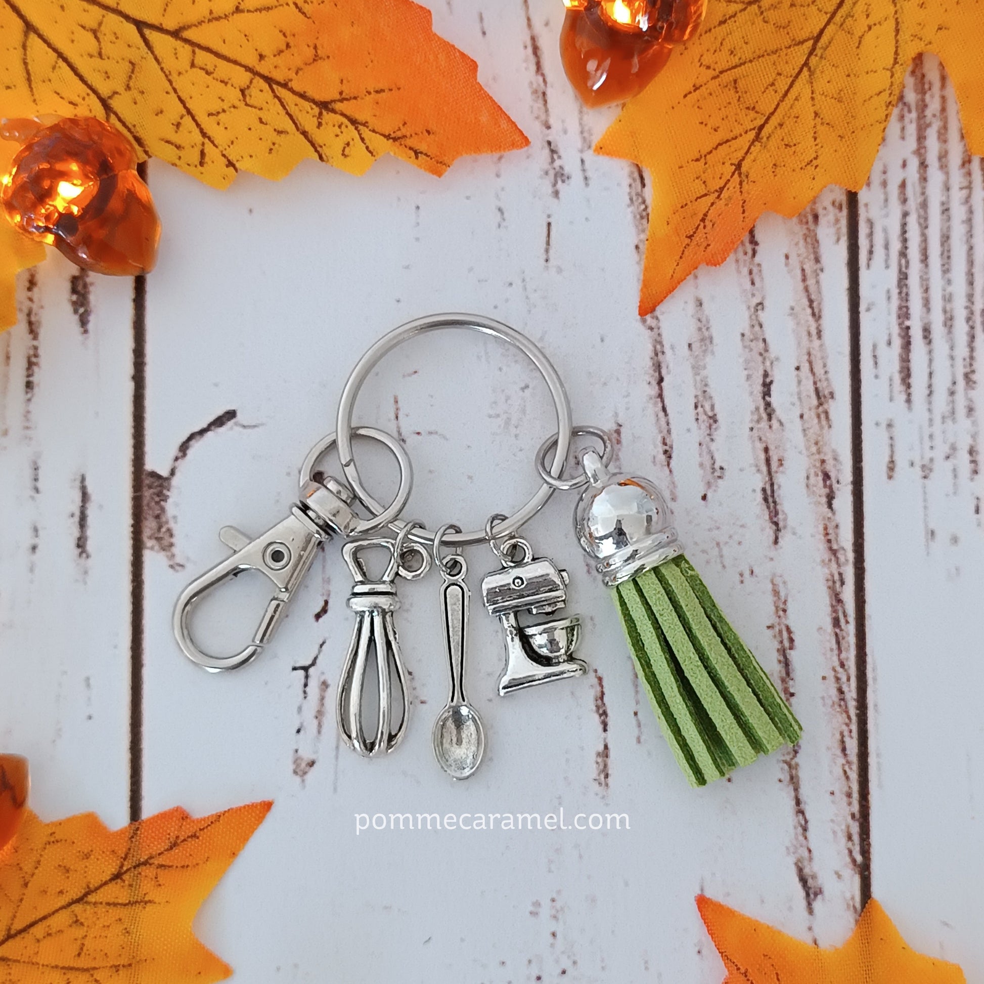 Porte Clés Breloques - Argent Antique - Pâtisserie Couleurs Automne Pomme Caramel