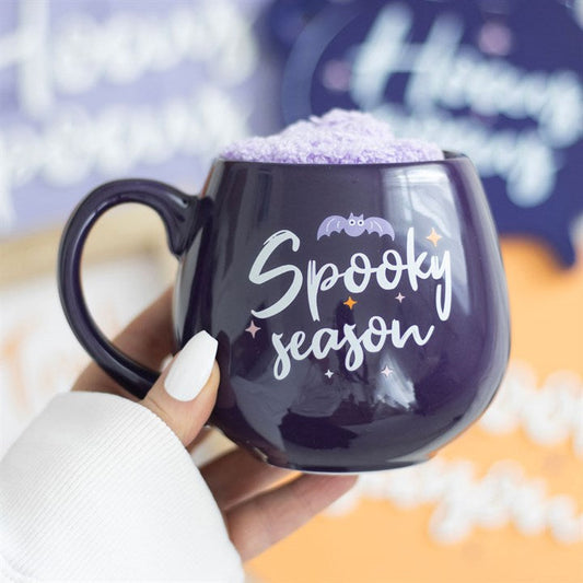 Tasse Ronde Mauve et Chaussettes Violettes 'Spooky Season' Something Different Wholesale