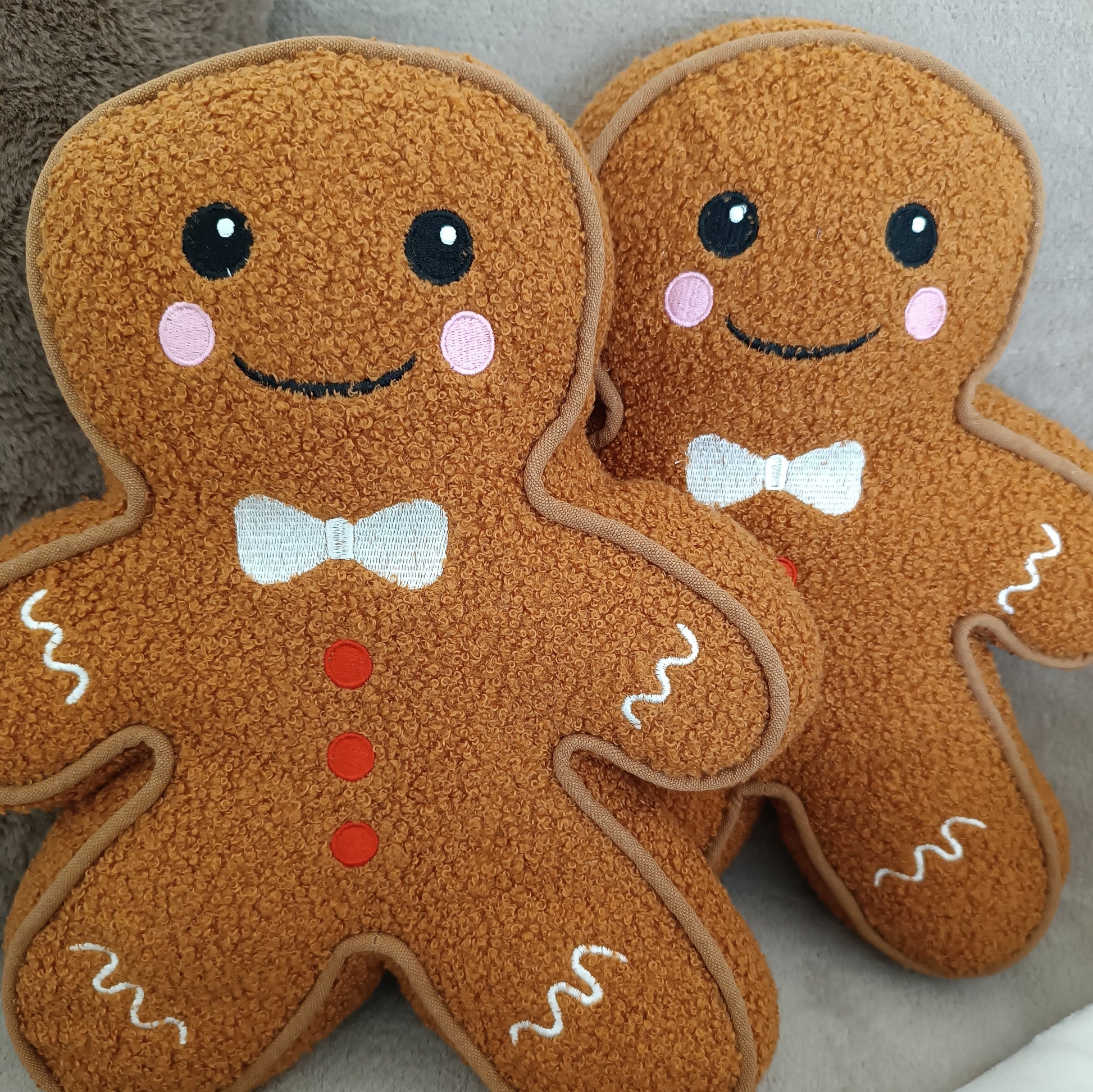 Coussin bouclette bonhomme en pain d'épices Something Different Wholesale