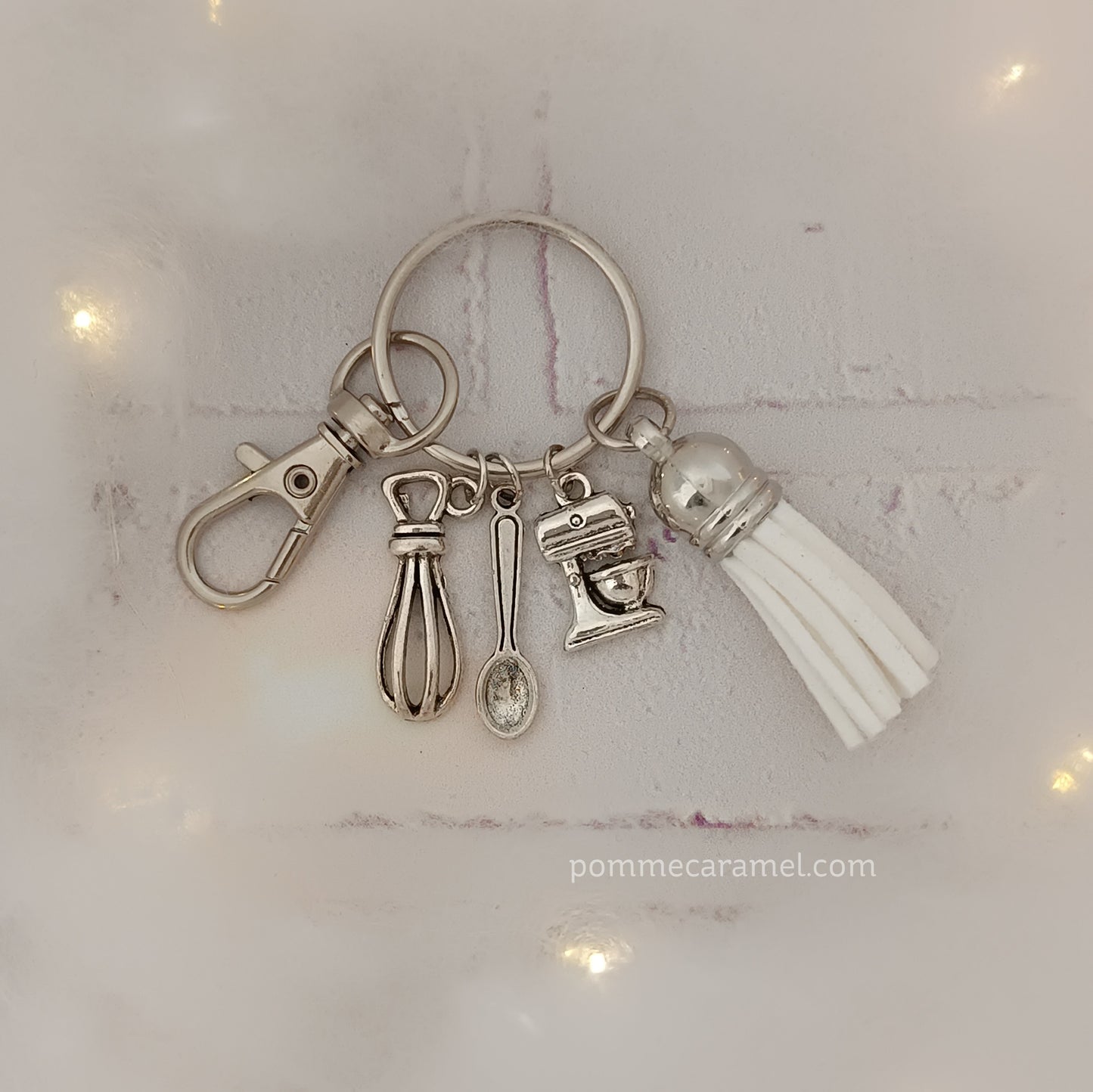 Porte Clés Breloques - Argent Antique - Pâtisserie Couleurs Halloween Pomme Caramel